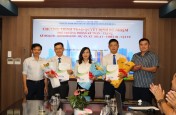 TRAO QUYẾT ĐỊNH BỔ NHIỆM PHÓ TRƯỞNG PHÒNG KẾ TOÁN – TÀI VỤ, PHÒNG KẾ HOẠCH – KINH DOANH – DỰ ÁN, PHÒNG KỸ THUẬT – THIẾT BỊ - VẬT TƯ THUỘC CÔNG TY TNHH MỘT THÀNH VIÊN DỊCH VỤ CÔNG ÍCH QUẬN 4